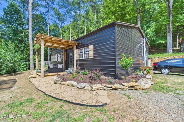361 County Road 38, Riceville, TN 37370