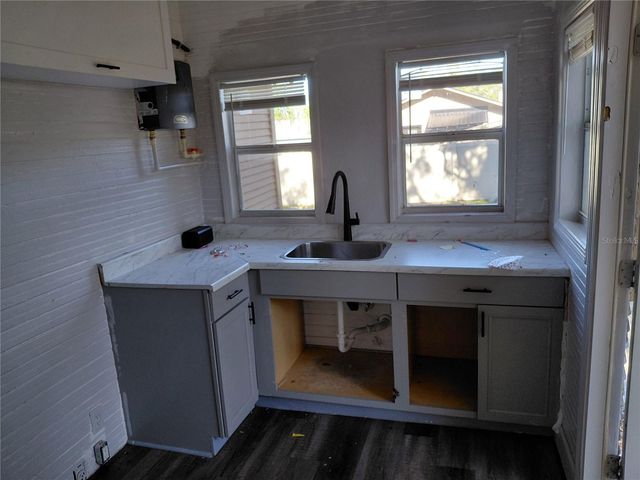 201 W IDA STREET, Tampa, FL 33603