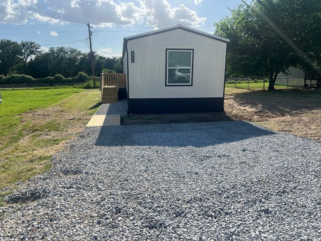 1525 Lark Court, Pelican Bay, TX 76020