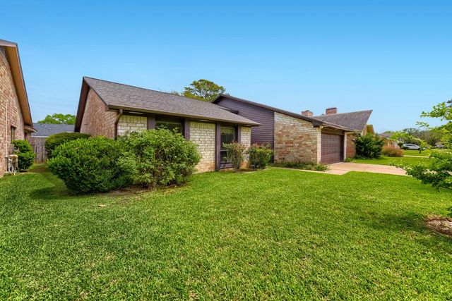 3115 Shawnee DR, Sugar Land, TX 77479