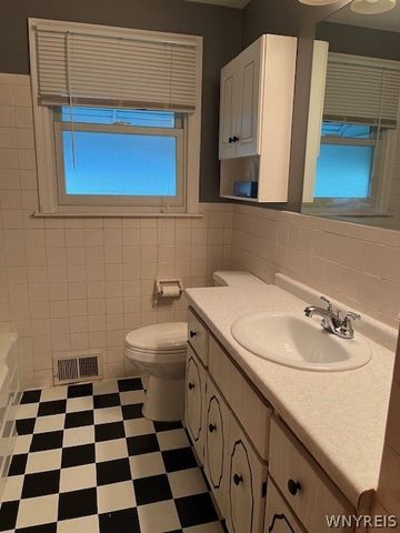 1158 Parkhurst Boulevard, Tonawanda, NY 14150