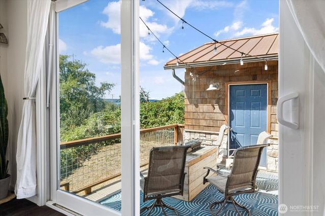 854 Burroughs Avenue, Oak Harbor, WA 98277