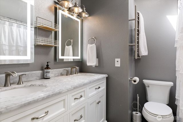854 Burroughs Avenue, Oak Harbor, WA 98277