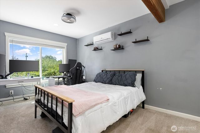 854 Burroughs Avenue, Oak Harbor, WA 98277
