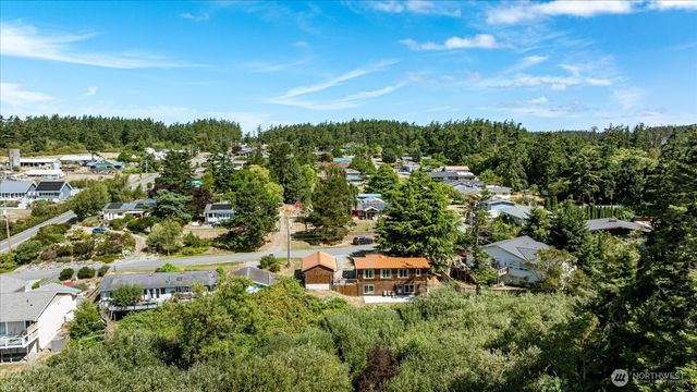 854 Burroughs Avenue, Oak Harbor, WA 98277