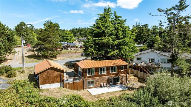 854 Burroughs Avenue, Oak Harbor, WA 98277