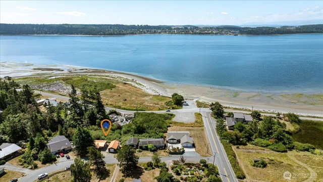 854 Burroughs Avenue, Oak Harbor, WA 98277