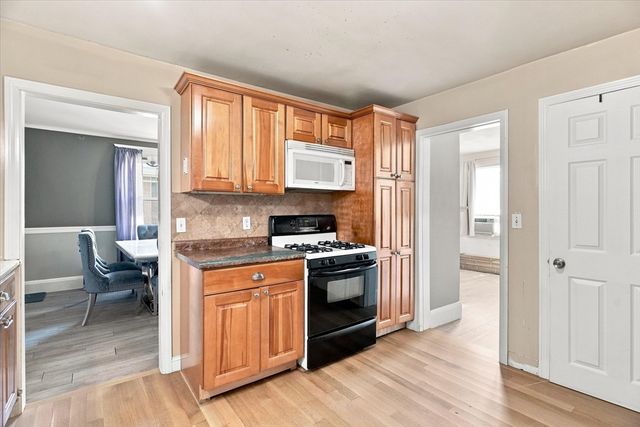 44 Fernwood Ave, Lynn, MA 01904