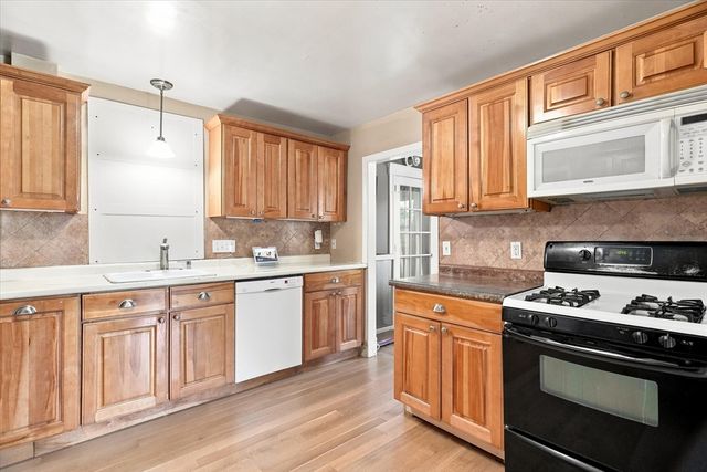 44 Fernwood Ave, Lynn, MA 01904