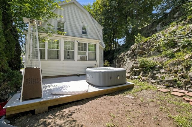 44 Fernwood Ave, Lynn, MA 01904