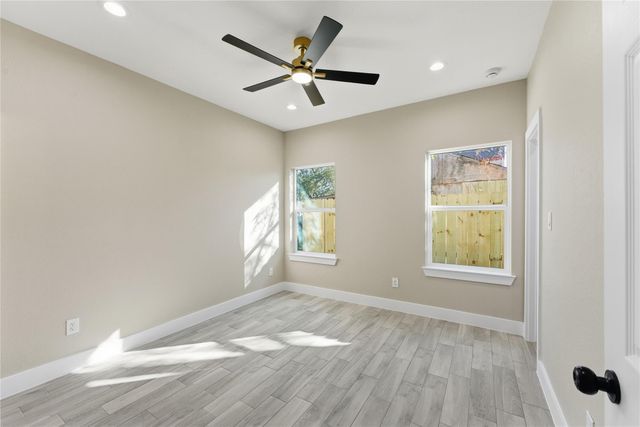 9722 Tuffly St, Houston, TX 77029