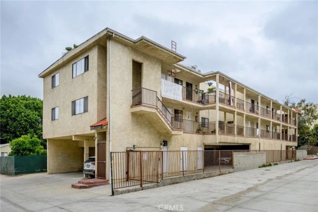 330 Pioneer Drive, Glendale, CA 91203