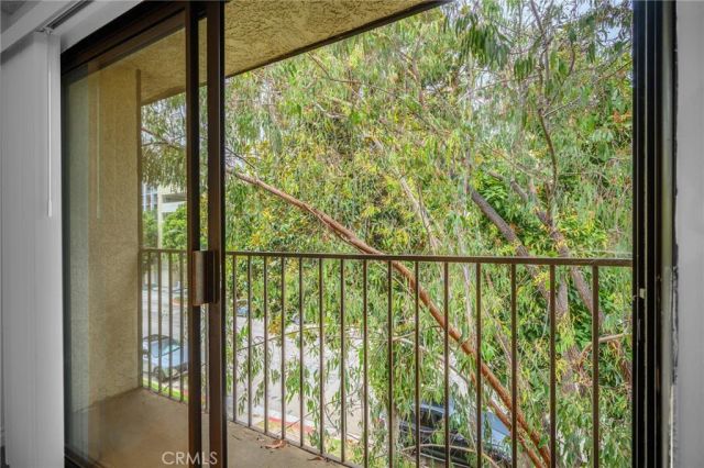 330 Pioneer Drive, Glendale, CA 91203