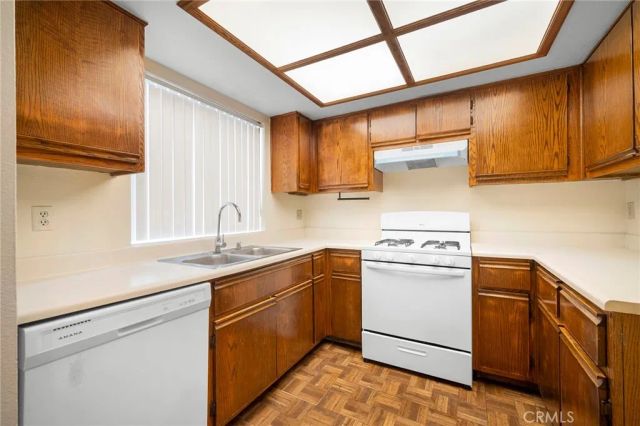 330 Pioneer Drive, Glendale, CA 91203