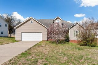 1227 Highland Hills Dr, La Vergne, TN 37086