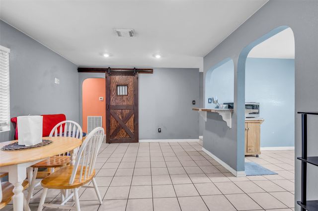 19742 Live Oak N, New Caney, TX 77357