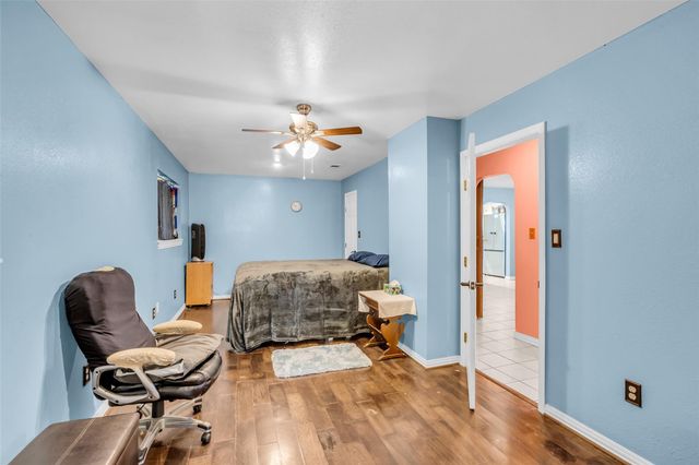 19742 Live Oak N, New Caney, TX 77357