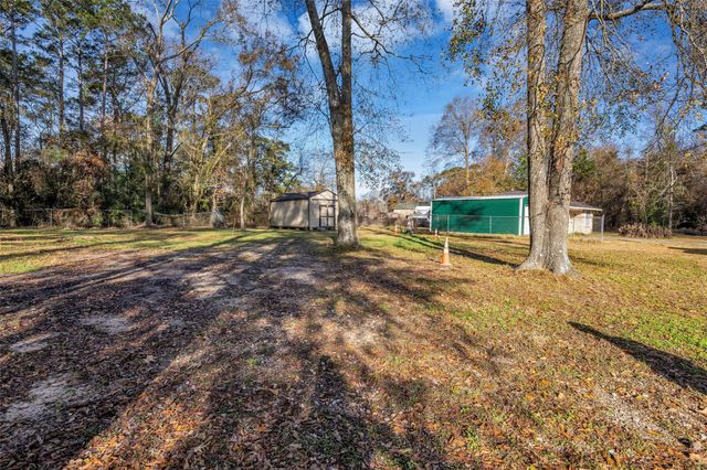 19742 Live Oak N, New Caney, TX 77357