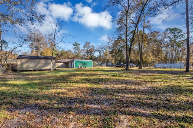 19742 Live Oak N, New Caney, TX 77357