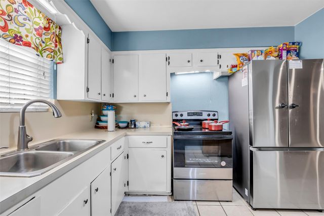 19742 Live Oak N, New Caney, TX 77357