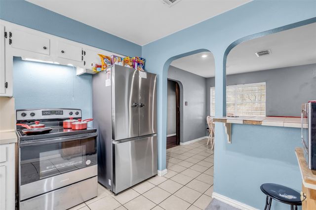 19742 Live Oak N, New Caney, TX 77357