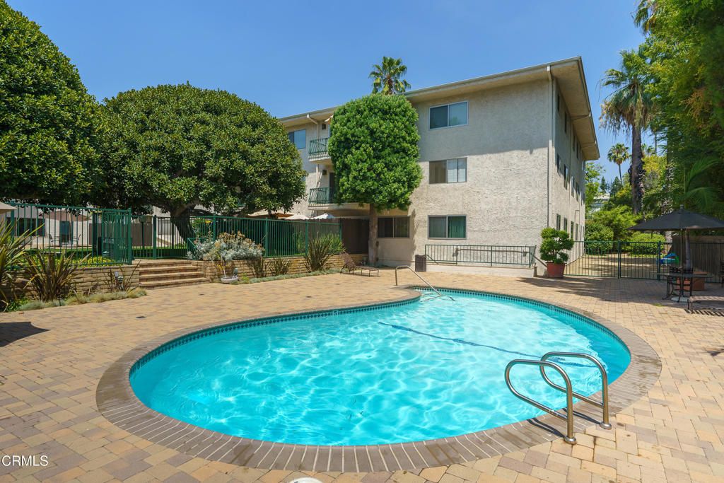 Image 34 of property listing at 420 S Madison Avenue 203, Pasadena, CA 91101