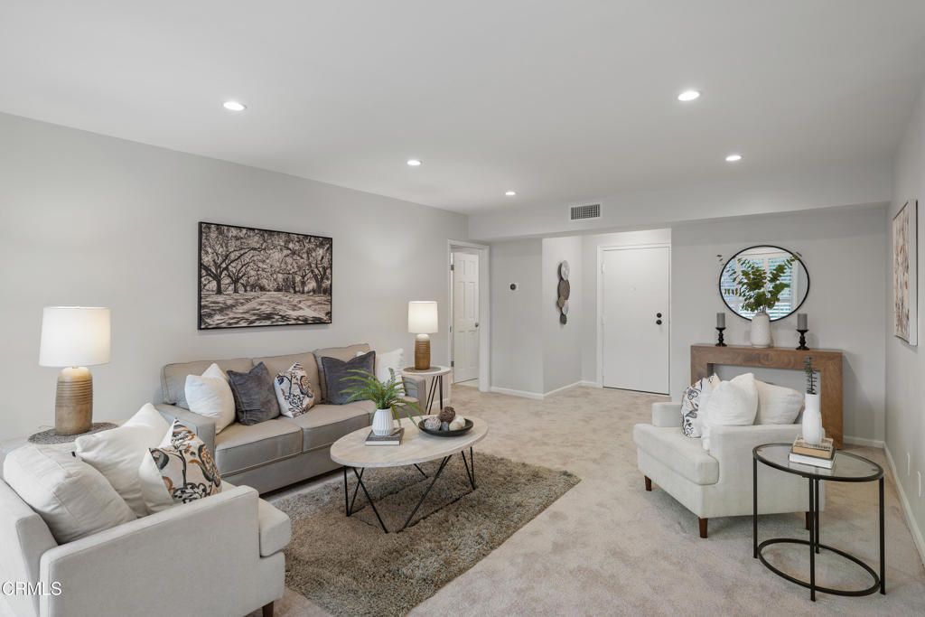 Image 5 of property listing at 420 S Madison Avenue 203, Pasadena, CA 91101