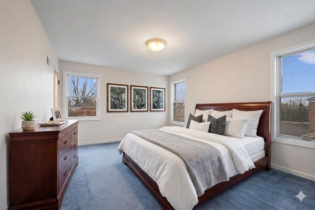 2709 W Sherwin Avenue, Chicago, IL 60645