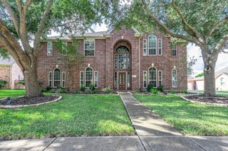 2111 S Pecan Trail Drive, Richmond, TX 77406