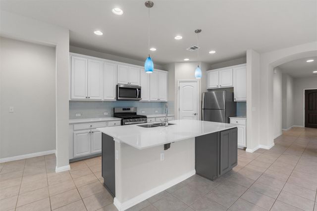 108 Calhoun LN, Georgetown, TX 78633