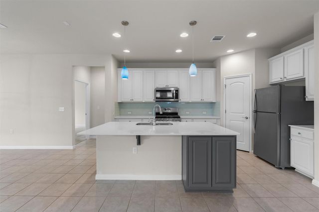 108 Calhoun LN, Georgetown, TX 78633