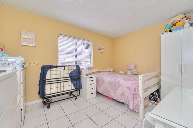 6041 W 24th Ave B-111, Hialeah, FL 33016