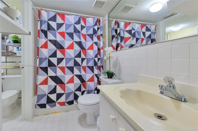 6041 W 24th Ave B-111, Hialeah, FL 33016