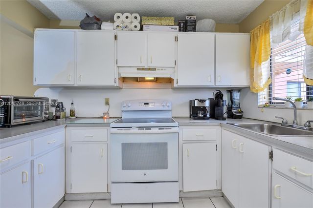 6041 W 24th Ave B-111, Hialeah, FL 33016