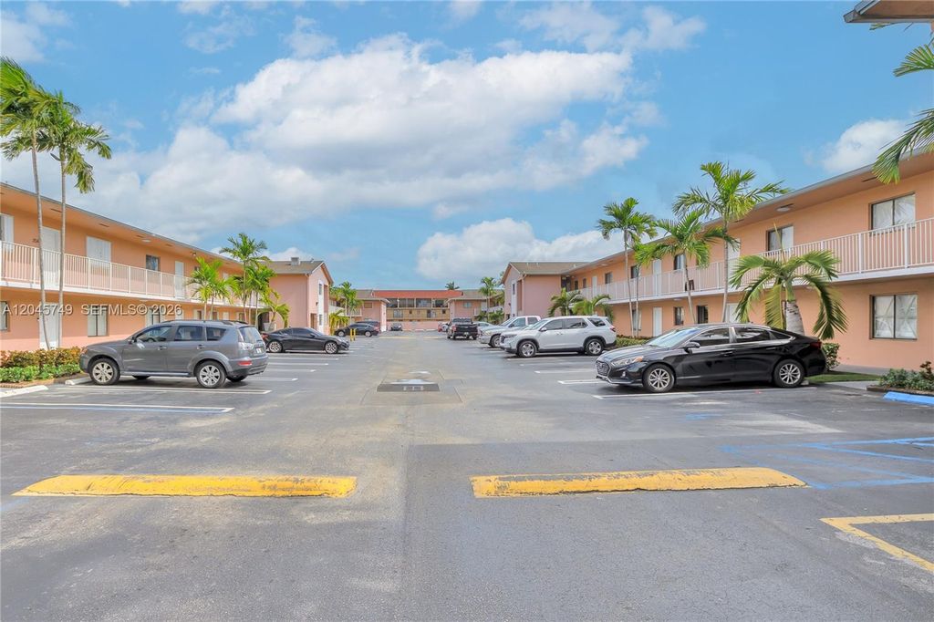 6041 W 24th Ave B-111, Hialeah, FL 33016