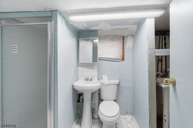 33 Fairbanks St, Hillside Twp., NJ 07205