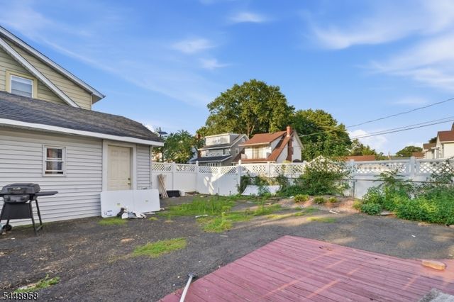 33 Fairbanks St, Hillside Twp., NJ 07205