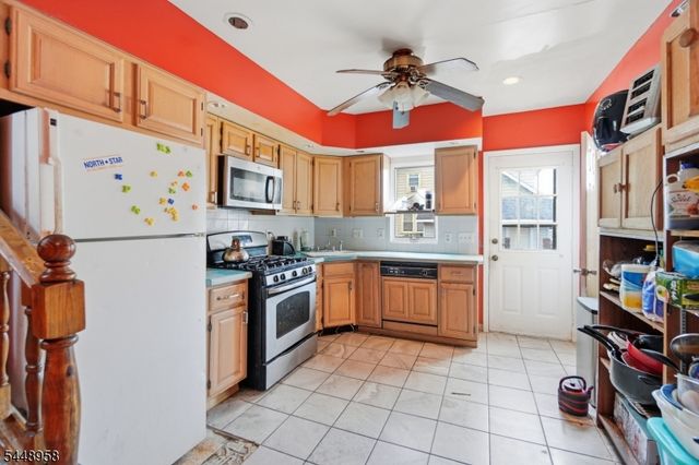 33 Fairbanks St, Hillside Twp., NJ 07205