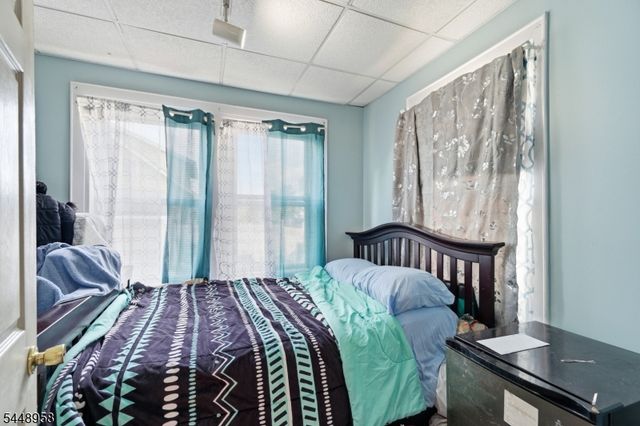 33 Fairbanks St, Hillside Twp., NJ 07205