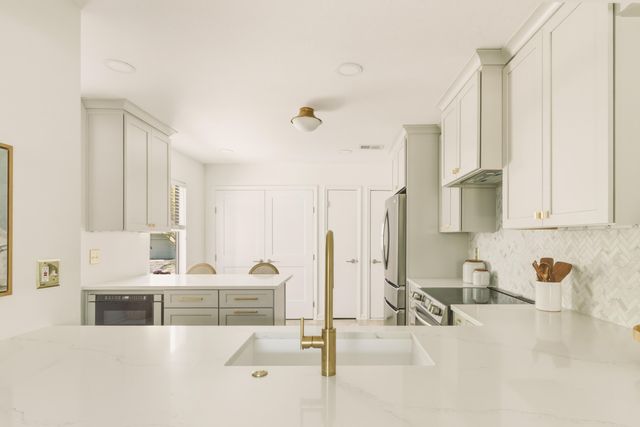 1069 Marsh Court Lane, Mount Pleasant, SC 29464