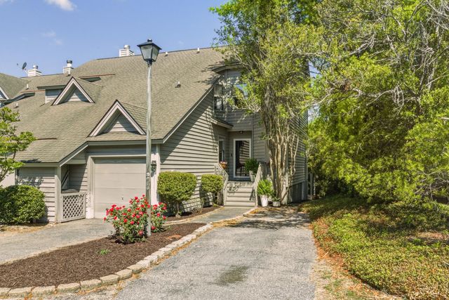 1069 Marsh Court Lane, Mount Pleasant, SC 29464