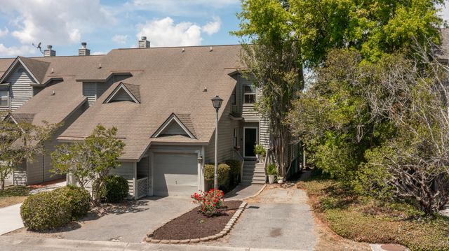 1069 Marsh Court Lane, Mount Pleasant, SC 29464