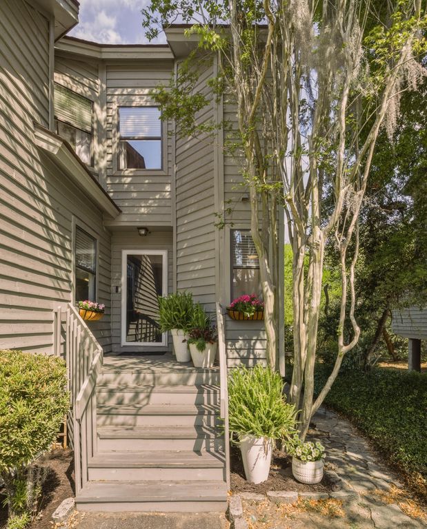 1069 Marsh Court Lane, Mount Pleasant, SC 29464