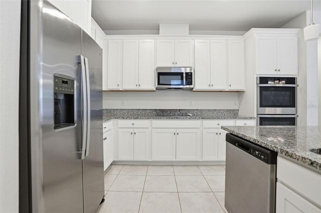 11996 HILLTOP FARMS DRIVE, Dade City, FL 33525