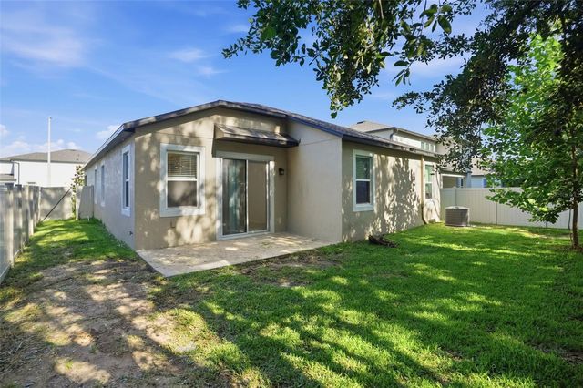 11996 HILLTOP FARMS DRIVE, Dade City, FL 33525