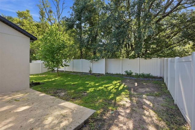 11996 HILLTOP FARMS DRIVE, Dade City, FL 33525