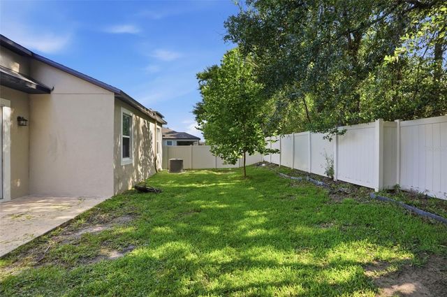 11996 HILLTOP FARMS DRIVE, Dade City, FL 33525