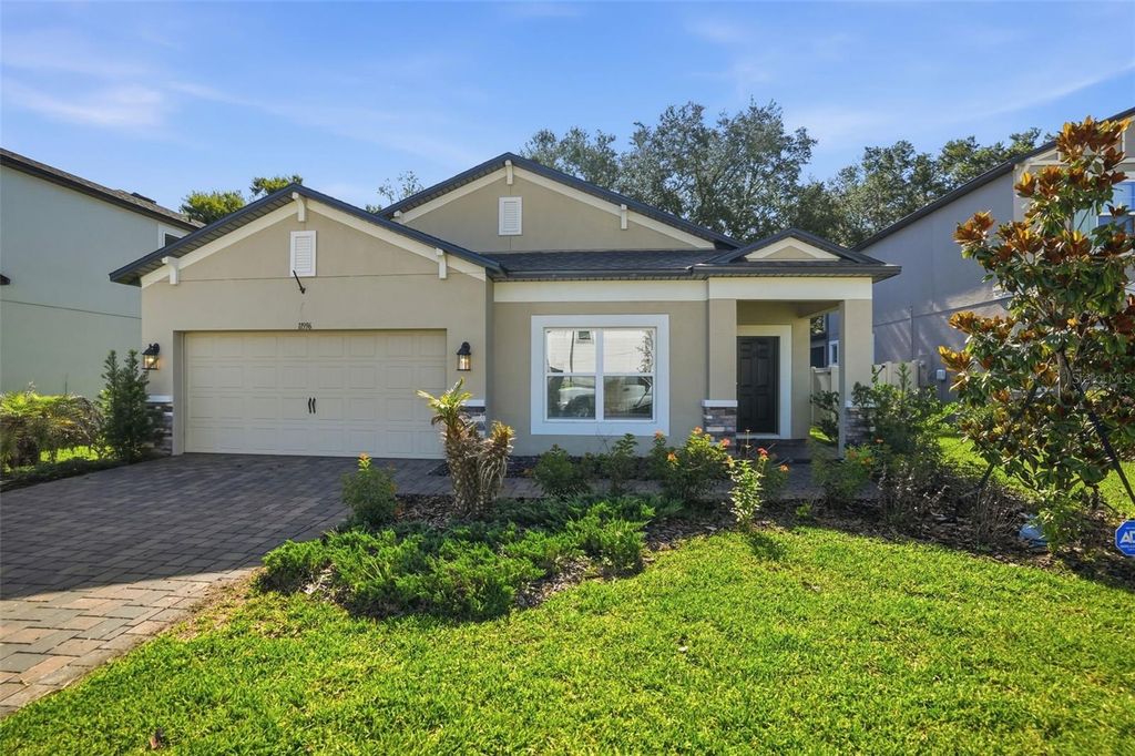11996 HILLTOP FARMS DRIVE, Dade City, FL 33525