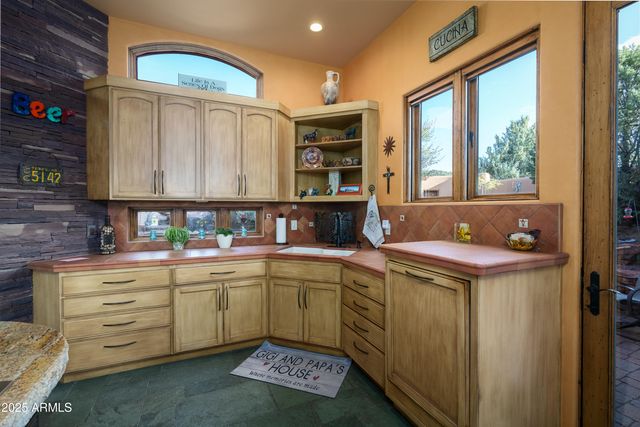 25 ESTATES Circle, Sedona, AZ 86351