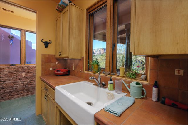 25 ESTATES Circle, Sedona, AZ 86351